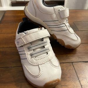 Stride Rite Size 6.5W Toddler Shoes